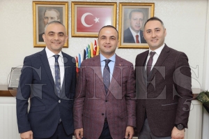 Bakan Kibar yardmclarn atad