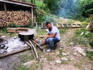 Karadenizde dut  pekmezi zaman