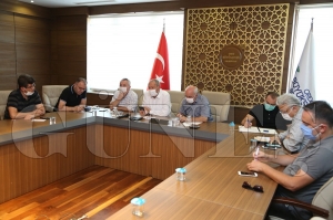 Bakan Gler almalar yakndan takip ediyor