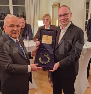 Bakan Gler Fransada Ordunun lezzet ve sanatn tantt
