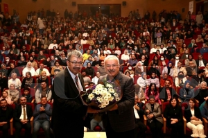 Hayati �nan��n ''Can Veren Pervaneler'' s�yle�isine Ordululardan yo�un ilgi