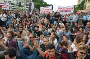 ÖLÜM KAVŞAGINDA SES GETİRDİLER ÖLÜM KAVŞAGINDA SES GETİRDİLER