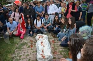 ÖLÜM KAVŞAGINDA SES GETİRDİLER ÖLÜM KAVŞAGINDA SES GETİRDİLER