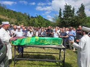 Fadime Eser son yolculu�una u�urland�