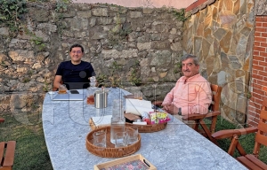 Hazinedar Bolamana dokunmak gerek...