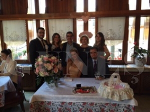 Elif Çamaş ile Onur Özatik nişanlandı Elif Çamaş ile Onur Özatik nişanlandı