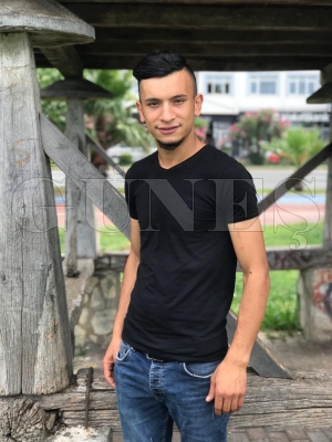 Hem kendini, hem de sevgilisini yakt�!