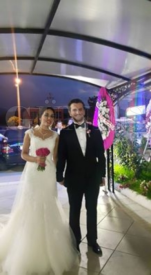 Yasin Sarıçiçek Çağla Doğruca ile yaşamını birleştirdi Yasin Sarıçiçek Çağla Doğruca ile yaşamını birleştirdi