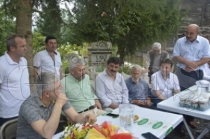 Başkan Yılmaz Fatsa'da asfalt çalışmalarını inceledi Başkan Yılmaz Fatsa'da asfalt çalışmalarını inceledi