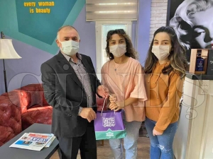 Başkan Ayhan Baş hediye paketlerini dağıttı Başkan Ayhan Baş hediye paketlerini dağıttı