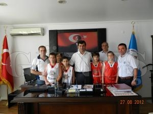 FATSA 12 DEV ADAM BASKETBOL OKULLARI (DABO)İLÇE MİLLİ EĞİTİM MÜDÜRÜ AHMET GÜRSEL AVCI'YI ZİYARET ETTİ FATSA 12 DEV ADAM BASKETBOL OKULLARI (DABO)İLÇE MİLLİ EĞİTİM MÜDÜRÜ AHMET GÜRSEL AVCI'YI ZİYARET ETTİ