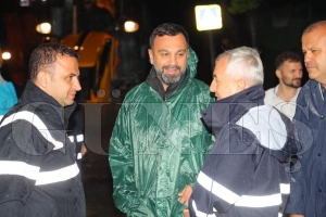 BAKAN KBAR SAHADAN AYRILMIYOR...Ekipler ana isale hattnn onarm iin seferber oldu