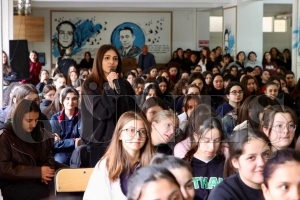 Ba�kan G�ler tecr�besiyle gen�lere ���k tutuyor... Gen�ler merak ettiklerini sordu, ba�kan g�ler cevaplad�