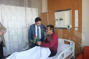 AK PARTİ'DEN HASTALARA ZİYARET AK PARTİ'DEN HASTALARA ZİYARET