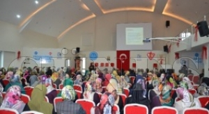 Kur'an Kurslarında Görevli Kadınlara Eğitim Verildi Kur'an Kurslarında Görevli Kadınlara Eğitim Verildi