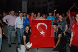 BİNLERCE FATSALI SOKAKLARDA TEK YÜREK OLDU BİNLERCE FATSALI SOKAKLARDA TEK YÜREK OLDU