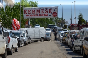 Öğrenciler yararına kermes açıldı Öğrenciler yararına kermes açıldı