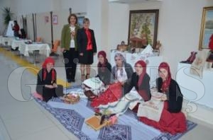 MODERN TRK KADINI VE ANADOLU KADINI ARASINDA K FARKLAR RESM SERGS LE ANLATILDI