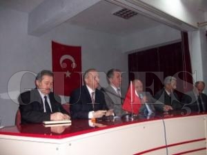 KAYMAKAM YURDAER MUHTARLARLA BR ARAYA GELD