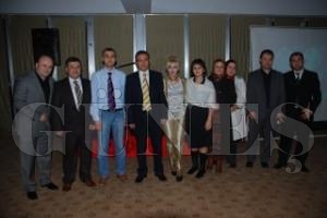 ZOFREN DOSTLARI DAYANIMA DERNE YEMEKTE BR ARAYA GELDLER