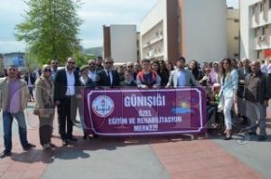 ENGELL RENCLER FARKINDALIK OLUTURDU