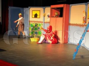 Kırmızı Başlıklı Kız ile Robin Hood, çocuklarla buluştu Kırmızı Başlıklı Kız ile Robin Hood, çocuklarla buluştu