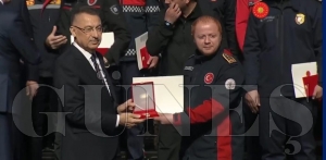 OBB arama kurtarma ekibine devlet  stn fedakrlk madalyas