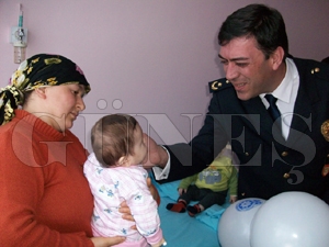 10 NİSAN POLİS HAFTASI NEDENİYLE MİNİKLERE ZİYARET 10 NİSAN POLİS HAFTASI NEDENİYLE MİNİKLERE ZİYARET