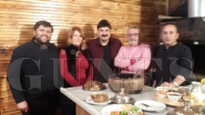 MACERACI SAADET HANIM'A KONUK OLDU MACERACI SAADET HANIM'A KONUK OLDU