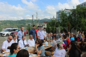 Pilav günü etkinliğinde biraraya geldiler Pilav günü etkinliğinde biraraya geldiler
