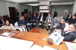 Birliktelik ve İstişare şehrimizin geleceği açısından çok önemli. Birliktelik ve İstişare şehrimizin geleceği açısından çok önemli.
