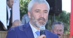 Başkan Yılmaz cami israfını eleştirdi Başkan Yılmaz cami israfını eleştirdi