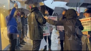 Saadet partisi'nden Burger King protestosunda ya�anan gerilim �zerine a��klama