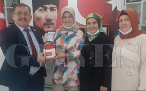 Ba�kana manda yo�urdu hediye ettiler