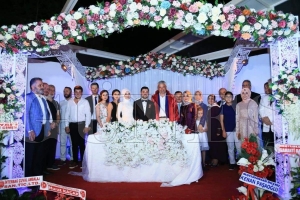 Anlayan ve Yıldız ailelerinin en mutlu günü Anlayan ve Yıldız ailelerinin en mutlu günü