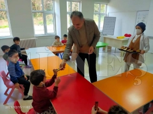 Minikler kardelerini unutmad