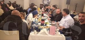 Öğrenciler iftar yemeğinde bir araya geldi Öğrenciler iftar yemeğinde bir araya geldi