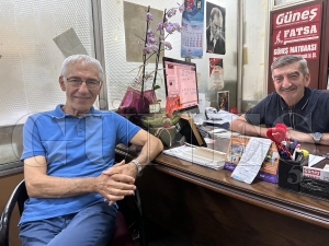 Sanat�� Mehmet G�m�� gazetemizi ziyaret etti