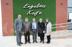 Engelsiz kafe onları çok mutlu etti Engelsiz kafe onları çok mutlu etti