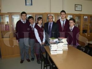ANADOLU L�SES�NDEN KARDE� OKUL KAMPANYASI