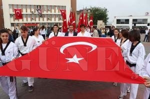 FATSADA 19 MAYIS ATATRK' ANMA VE SPOR BAYRAMI KUTLANDI