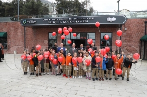 B�y�k�ehrin k�t�phaneleri kendine hayran b�rak�yor