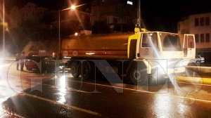 Sulama tankerine otomobil arkadan �arpt�: 3 yaral�