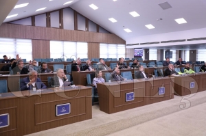 Alt�nordu�da baz� caddeler �cretli otopark oldu