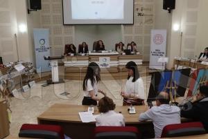 Fikirlerini en iyi savunan gen�ler finale kald�