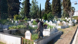MEZARLIKLAR BAYRAMA HAZIR