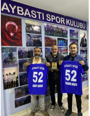 Ağalık vermekle olur... Ağalık vermekle olur...
