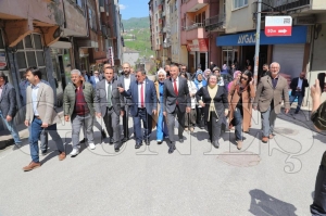 Bölge halkı İsa Yüksel’i bağrına bastı Bölge halkı İsa Yüksel’i bağrına bastı