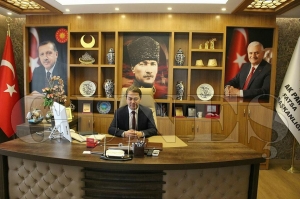 AK Partimiz halkına hizmet eden partidir AK Partimiz halkına hizmet eden partidir