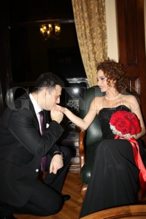 MÜZEYYEN İLE BARIŞ NİŞANLANDI MÜZEYYEN İLE BARIŞ NİŞANLANDI